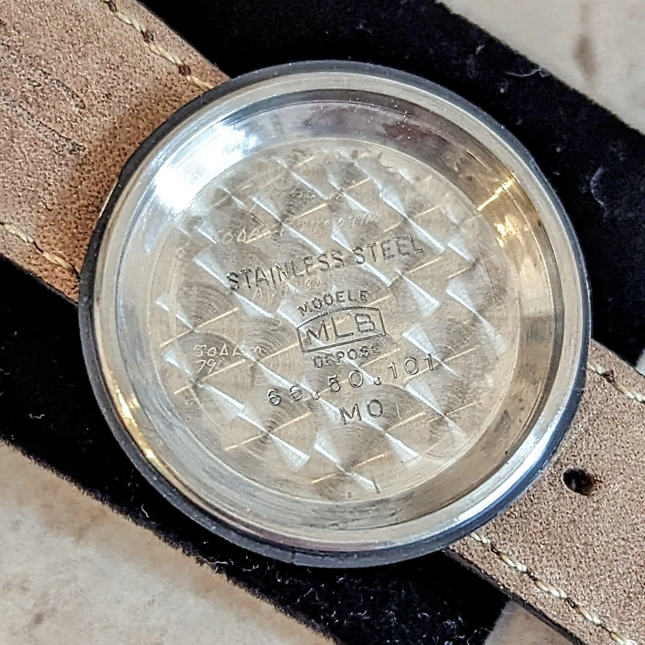 1966 BULOVA Model 511133 "White" Automatic Watch Case Design 17 Jewels Wristwatch