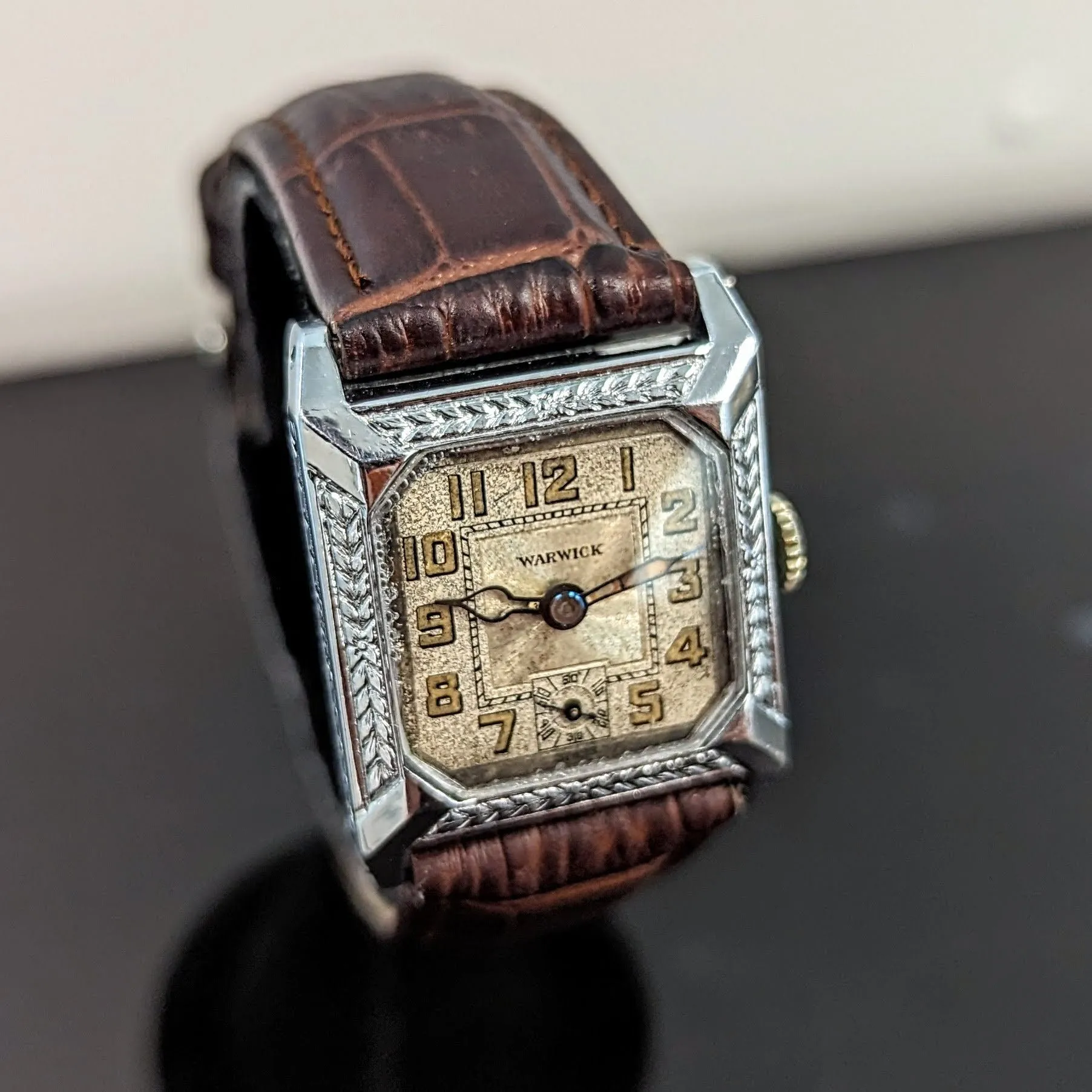 Art Deco WARWICK Wristwatch 6 Jewels Two ADJs Swiss Made Watch Tank Case