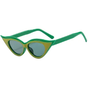 Winged- the Curved Cat Eye 2-Tone Sunglasses 6 Colors